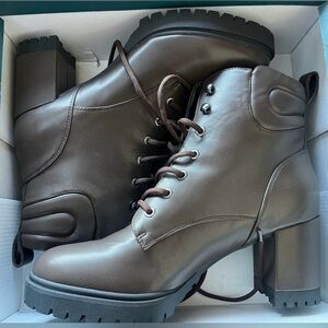 Aerosole  Brown Ankle Boot Style: Esen Size 12 M